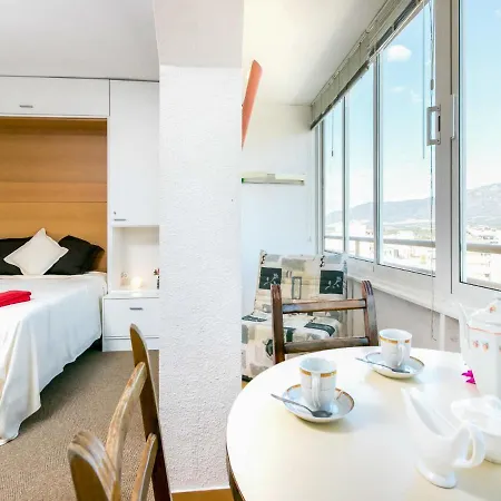 Center-20 By Interhome Roses